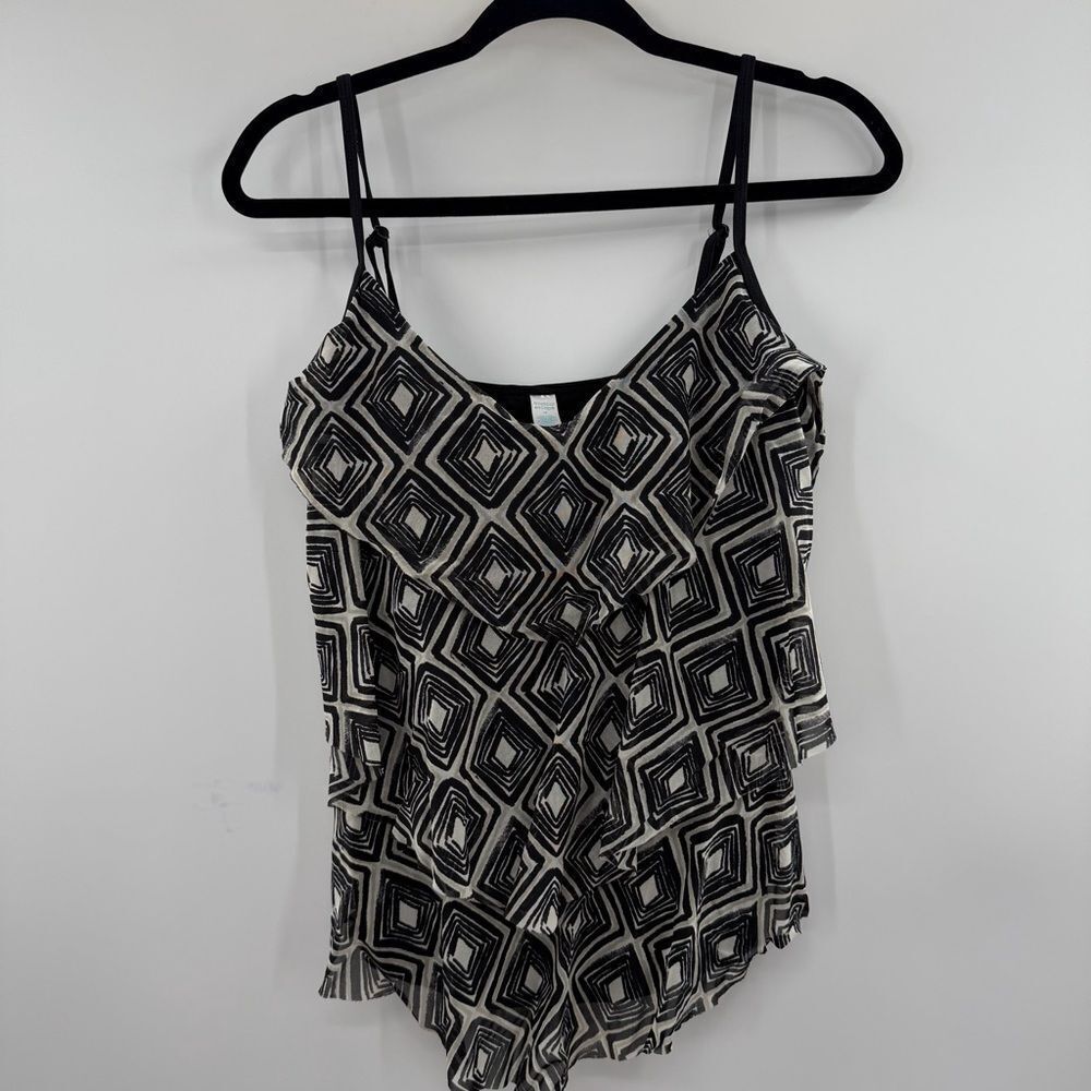 3For$20 Tropical Escape Black and White Geometric Top Tankini Top Size 12